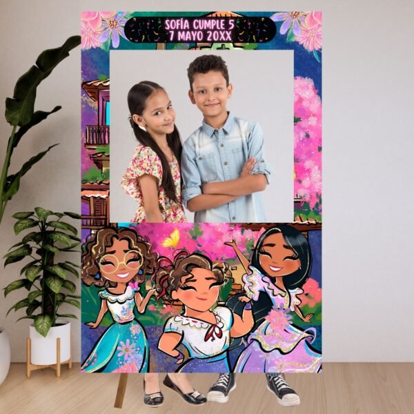 Encanto giltter photocall