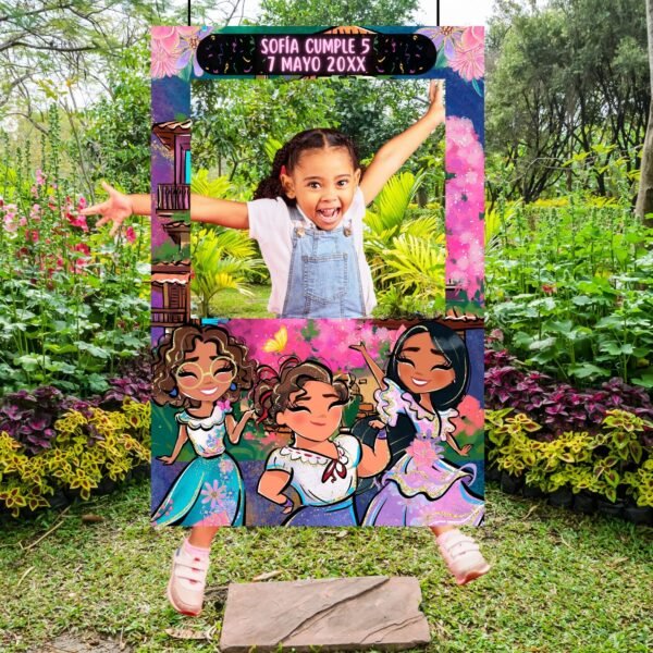 Encanto giltter photocall